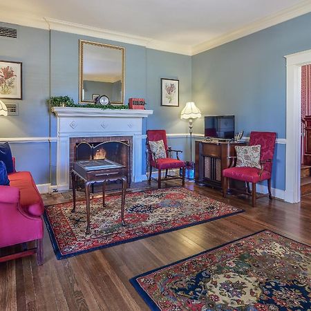 Cedars Of Williamsburg Bed & Breakfast Екстер'єр фото