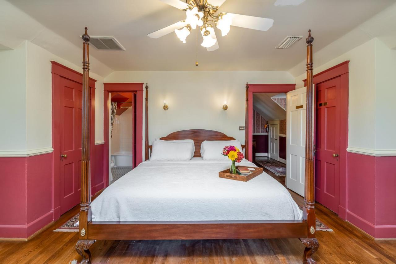 Cedars Of Williamsburg Bed & Breakfast Екстер'єр фото