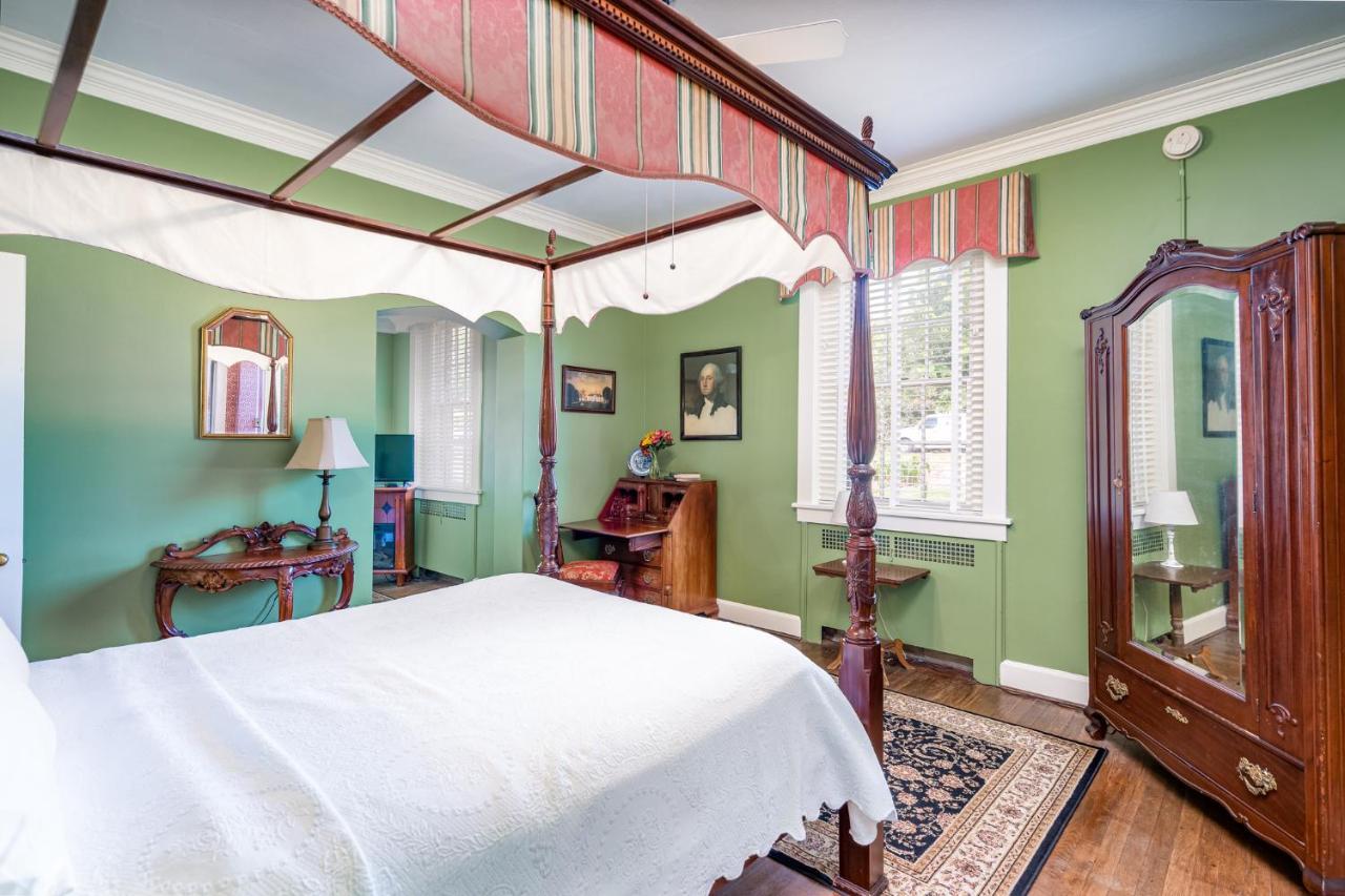 Cedars Of Williamsburg Bed & Breakfast Екстер'єр фото