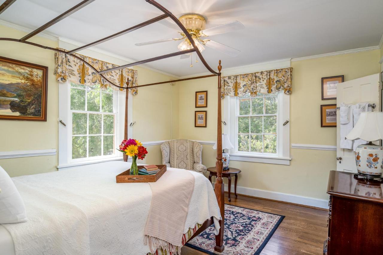 Cedars Of Williamsburg Bed & Breakfast Екстер'єр фото