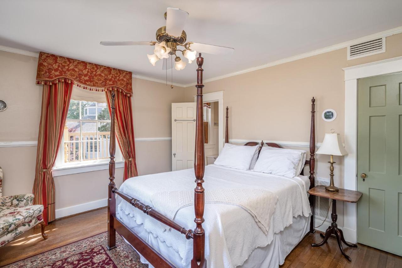 Cedars Of Williamsburg Bed & Breakfast Екстер'єр фото