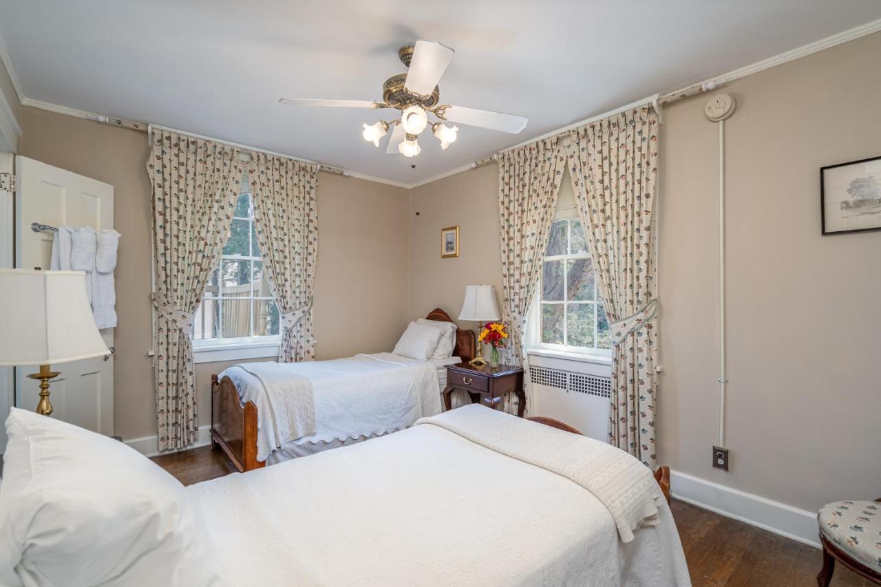 Cedars Of Williamsburg Bed & Breakfast Екстер'єр фото