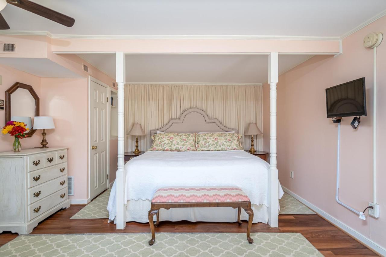 Cedars Of Williamsburg Bed & Breakfast Екстер'єр фото