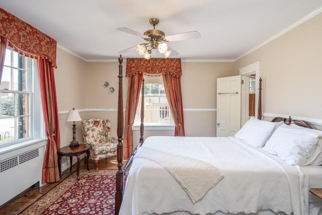 Cedars Of Williamsburg Bed & Breakfast Екстер'єр фото