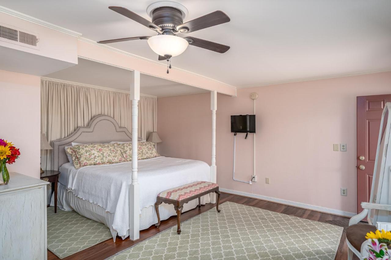 Cedars Of Williamsburg Bed & Breakfast Екстер'єр фото