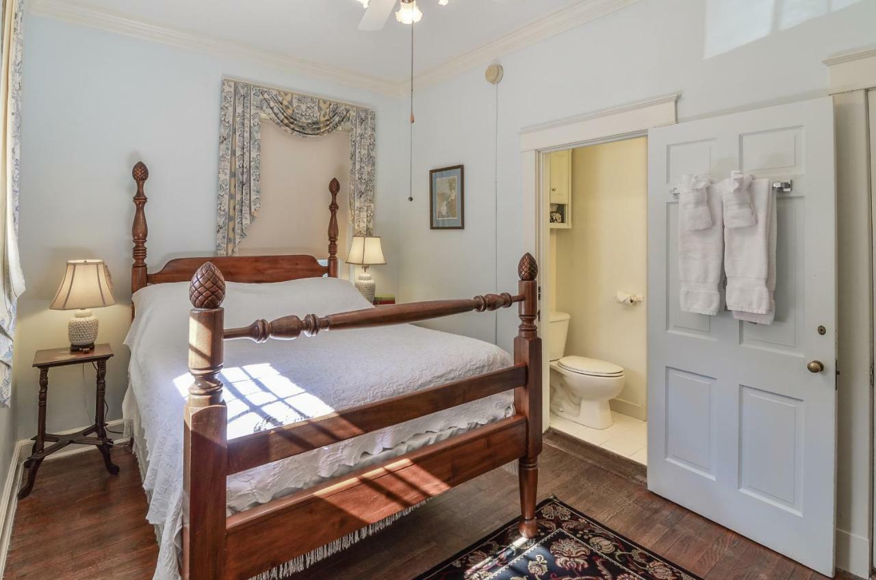 Cedars Of Williamsburg Bed & Breakfast Екстер'єр фото